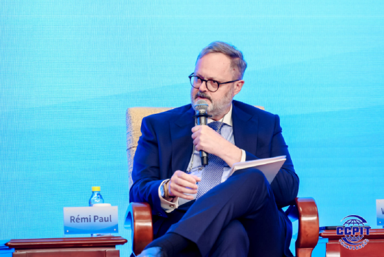 中国法国工商会会长贺明：必须要将AI监管标准统一化