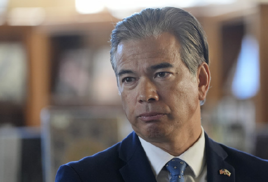 美加州总检察长暗示：或就特朗普对苹果的关税威胁提起诉讼