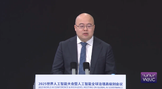 直击WAIC | MiniMax闫俊杰：未来AI一定会被掌握在多家公司的手中
