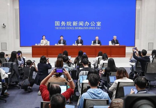 实录｜中国人民银行副行长、国家外汇局局长朱鹤新出席国新办新闻发布会并答记者问