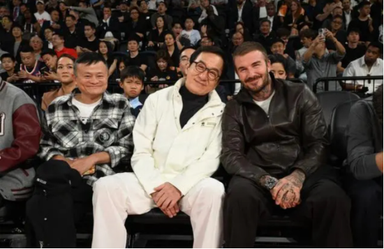 NBA中国赛现场：阿里“三巨头”罕见同框，门票炒至5倍，VIP票遇冷