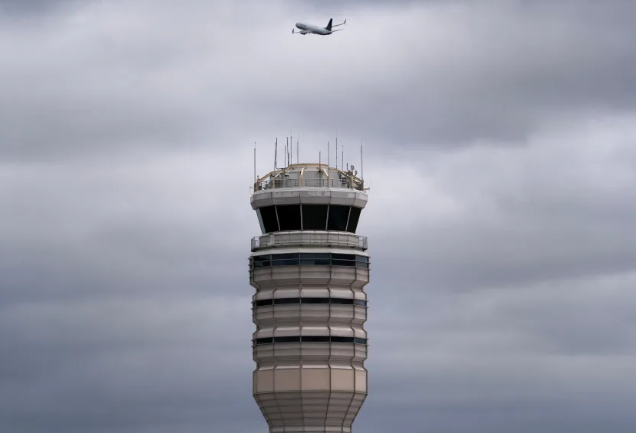 美联邦航空管理局:超35处地点存在空管人员配备问题 美联邦航空管理局:超35处地点存在空管人员配备问题