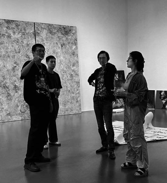 朋友圈正成为“艺术第一现场”,上海青年美展公众投票人次破18万的背后……