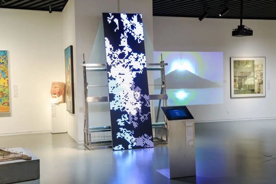 朋友圈正成为“艺术第一现场”,上海青年美展公众投票人次破18万的背后……