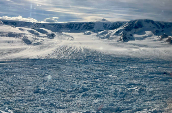 南极冰川两个月内缩减50%，创历史最快消融速度